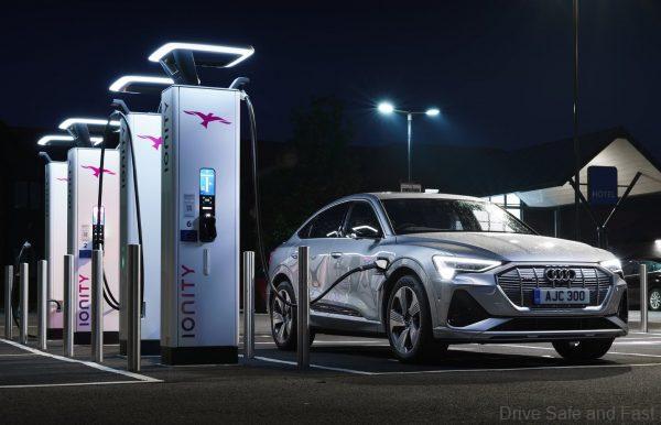 Audi E-tron_charging