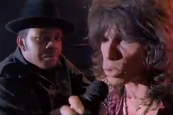 Run-DMC & Aerosmith Bluntly Revisit “Walk This Way” 30 Years Later - @AFH Ambrosia for Heads 1 Run-DMC & Aerosmith Bluntly Revisit “Walk This Way” 30 Years Later - @AFH Ambrosia for Heads Artes & contextos run dmc aerosmith bluntly
