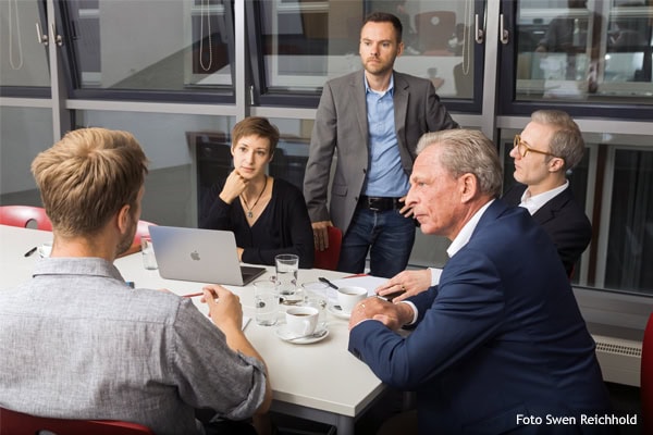 Besprechung_swen_reichhold Besprechung_swen_reichhold
