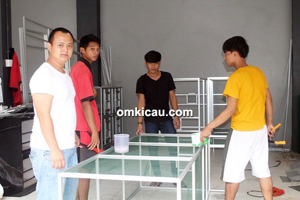Om Eko dan para pekerja Jaya Alumunium