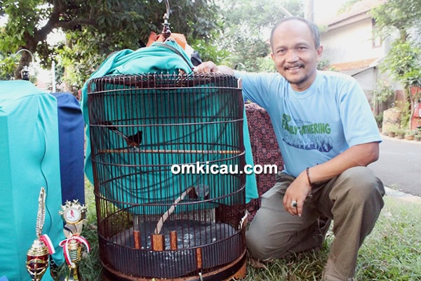 Om Ujang Misbach dan MB Bar Bar
