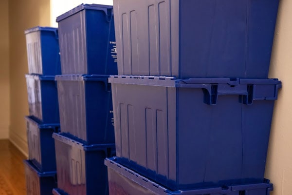 plastic_crates_moving