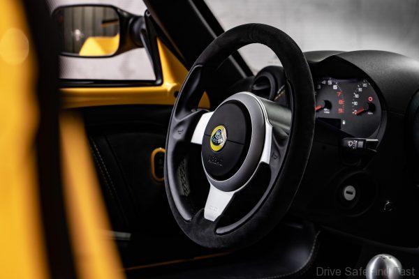 Lotus Exige Sport 410 steering wheel