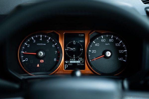 Daihatsu Taft Crossover cockpit