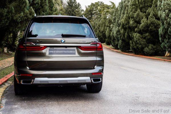 BMW X7 xDrive40i rear
