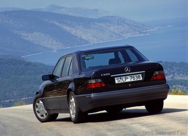 Mercedes W124_rear