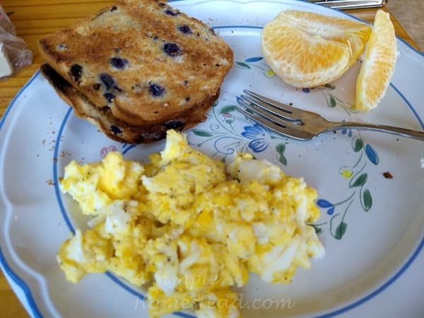 fluffy scrambled eggs