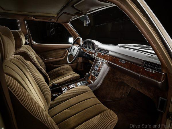 Mercedes-Benz 450 SEL 6.9 interior