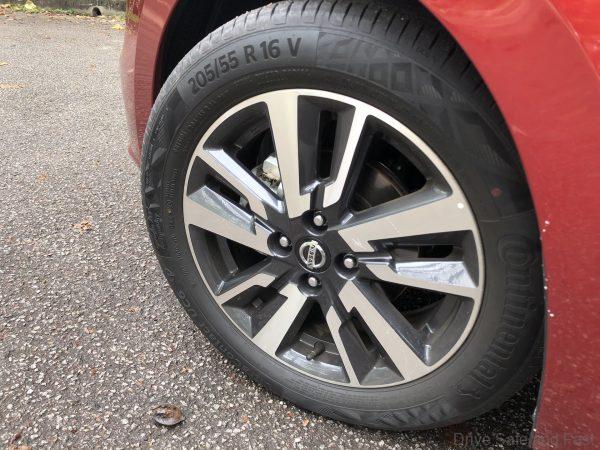Nissan Almera VLT_2020_16-inch alloy wheels