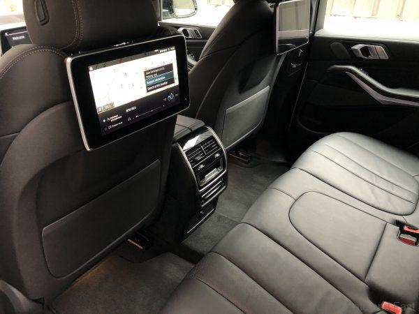 BMW X5 xDrive45e_rear seat entertainment