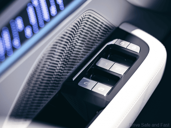 Lynk & Co ZERO Electric Car_power window buttons