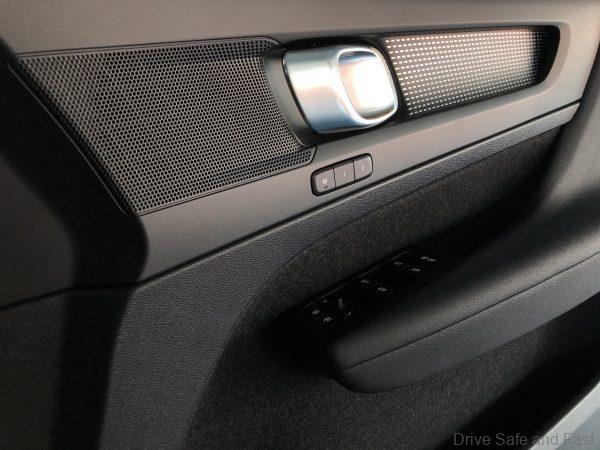 Volvo XC40 Recharge Plug In Hybrid Crossover_door handle