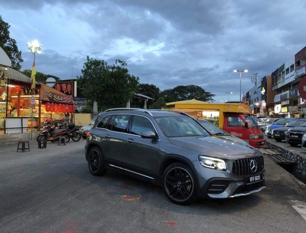 Mercedes GLB 350 AMG_parked
