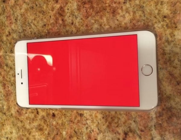 iPhone red screen