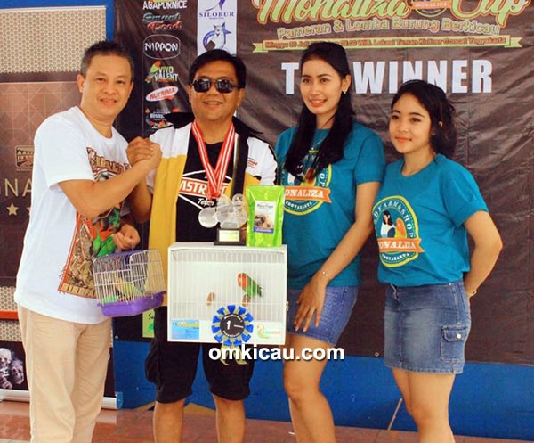 lovebird beauty contes Monaliza Cup