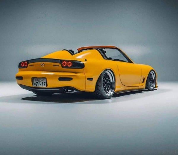 Mazda RX-7 Efini Roadster rear