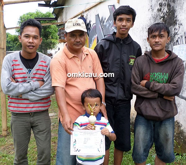 Om Wahyono dan cucak hijau Bang Jali
