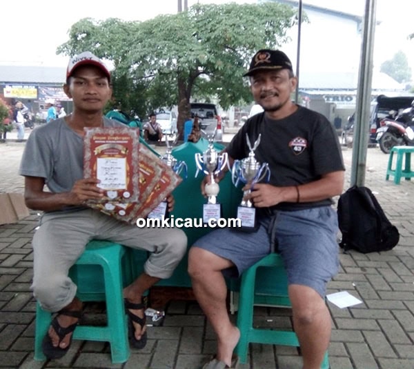 Om Ujang Misbach dan kenari Wiver