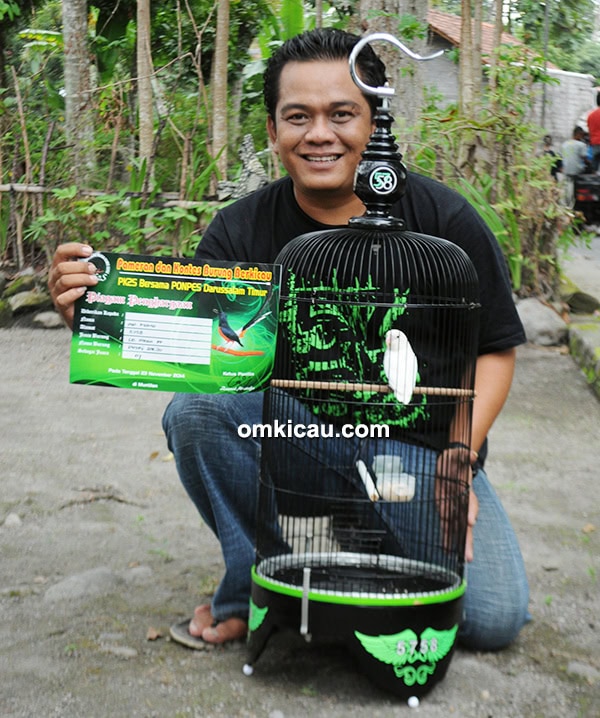 Om Kenzo dan lovebird Putri Salju