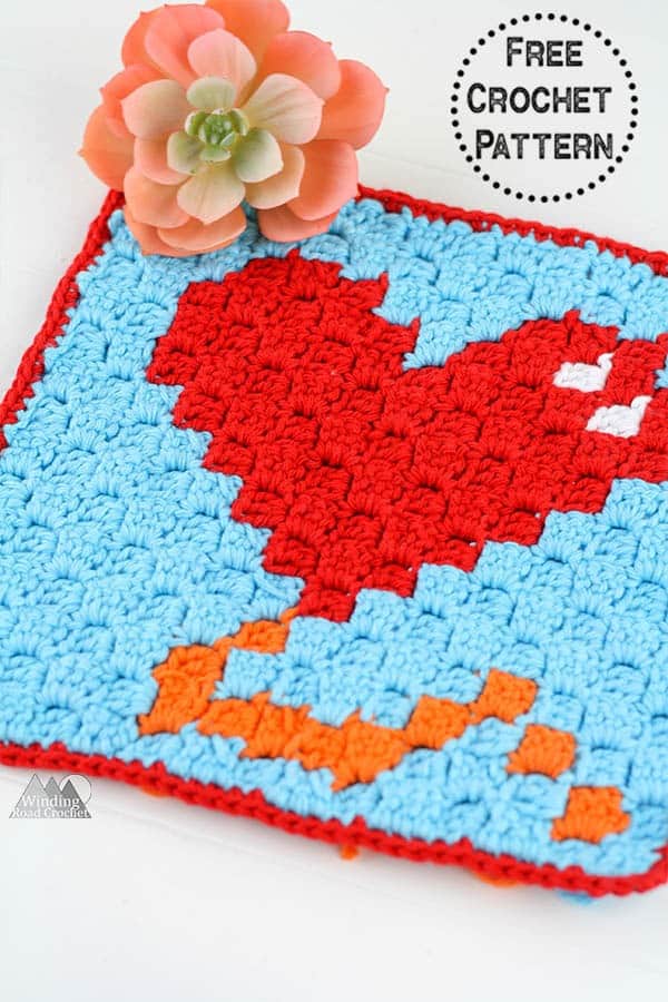 Use the free heart balloon corner to corner crochet graph to crochet a pot holder or washcloth. This pattern is designed for beginners with a written chart and more. #c2ccrochet #cornertocornercrochet