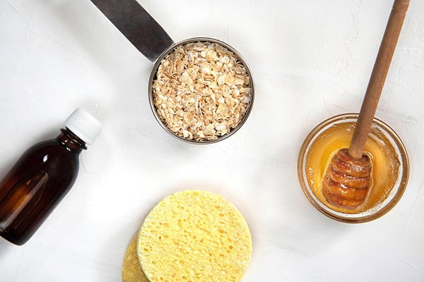 Oats are excellent exfoliators and one of the best homemade facial scrubs suitable for acne-prone skin