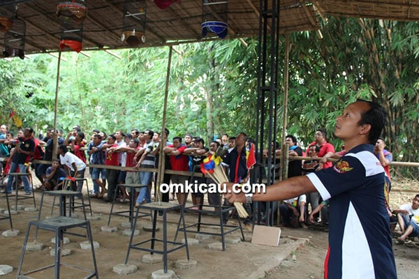 Om Cholis