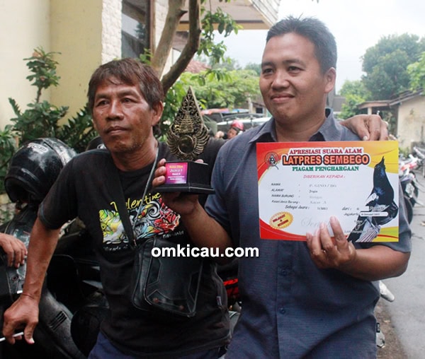 Om Gino dan kacer Wirageni