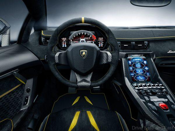 Lamborghini URUS cabin