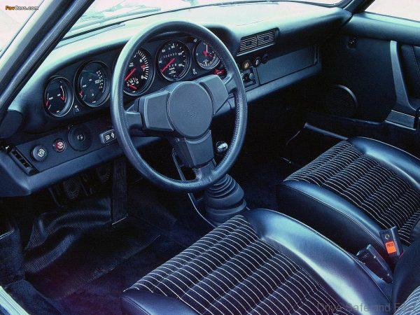 Porsche 930 Turbo interior