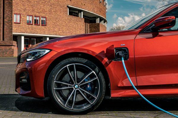 BMW 330e plug-in hybrid charging