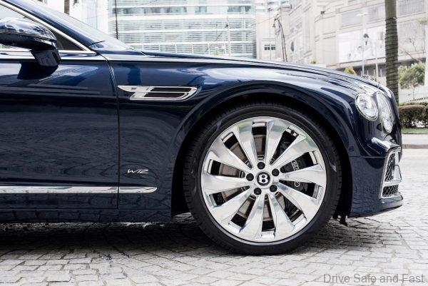 Bentley Flying Spur_wheels