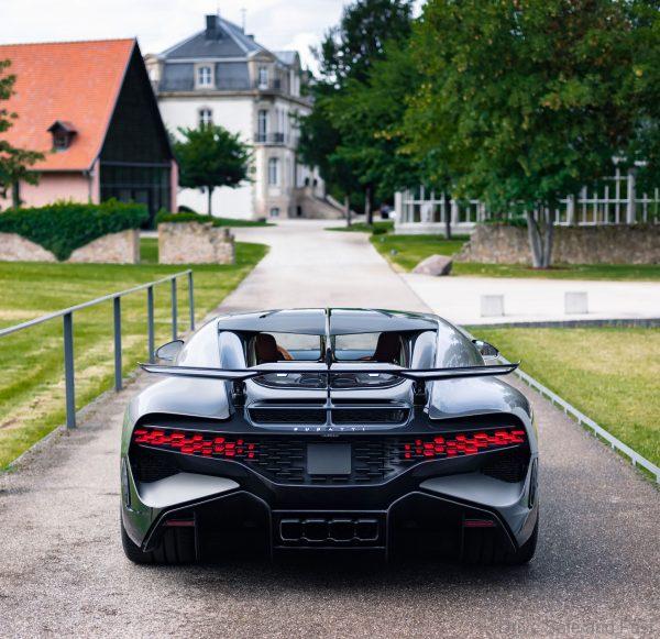 Bugatti Divo Hypercar rear lights