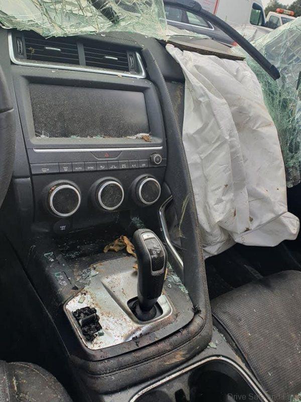 Jaguar E-Pace roll-over accident France_airbag