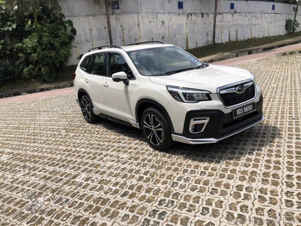 Subaru Forester GT_front view