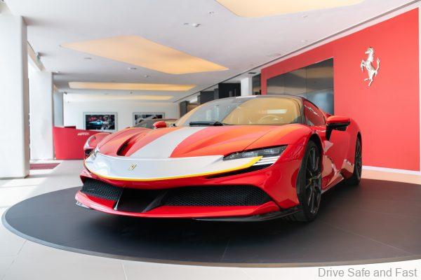 Ferrari SF90 Stradale Hybrid Supercar_Naza Italia