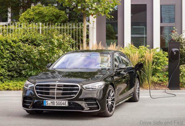 Mercedes-Benz S-Class 2021_EV charging