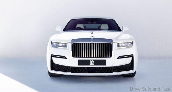 Rolls Royce Ghost 2021 front view