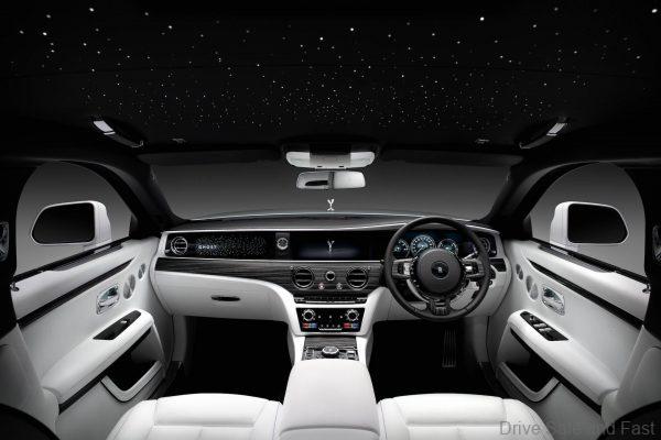 Rolls Royce Ghost 2021 passenger view