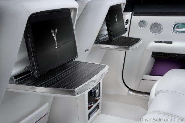 Rolls Royce Ghost 2021 rear seat entertainment