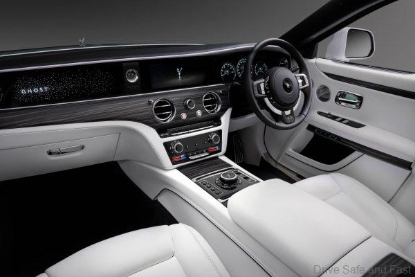 Rolls Royce Ghost 2021 dashboard