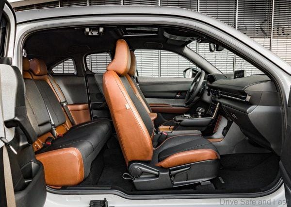 Mazda MX-30 Hybrid cabin features