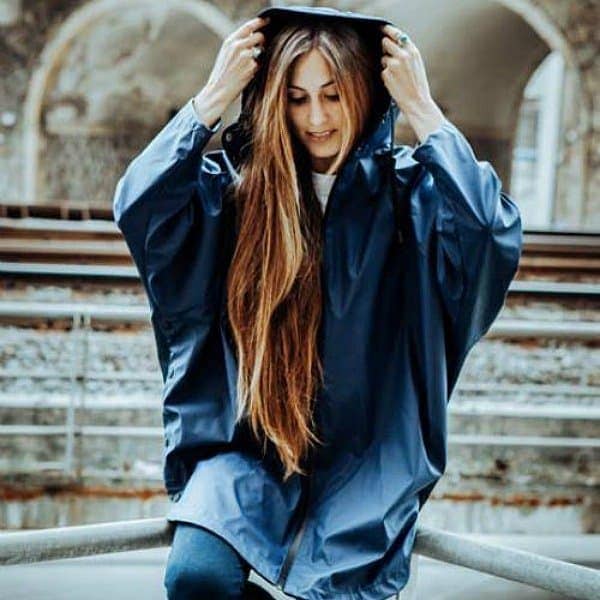 Hip in de Regen met de stormy musthaves in indigo blauw