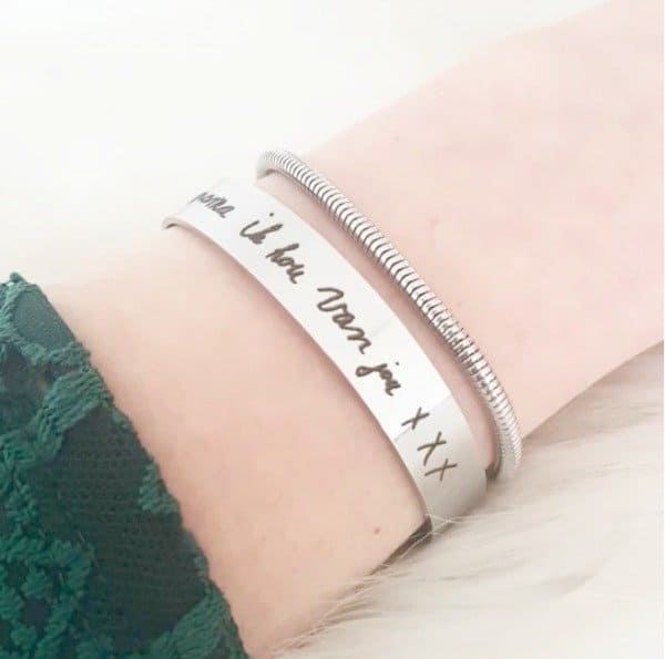 Moederdag cadeautip: hand geschreven tekst armband van Jaceys Jewellery