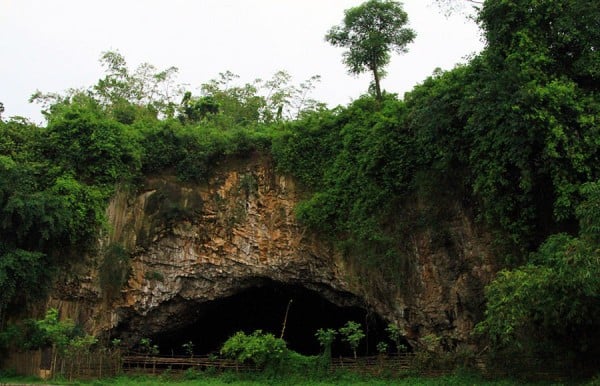 Keindahan Goa Alay di Pelabuhan Ratu Sukabumi Jawa Barat