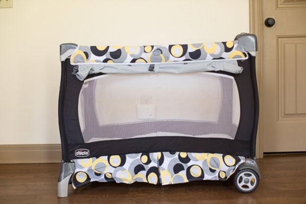 7 Things To Avoid When Choosing Between Playard And Bassinet