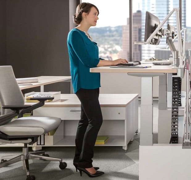 Standing-desk height adjusting standing desk