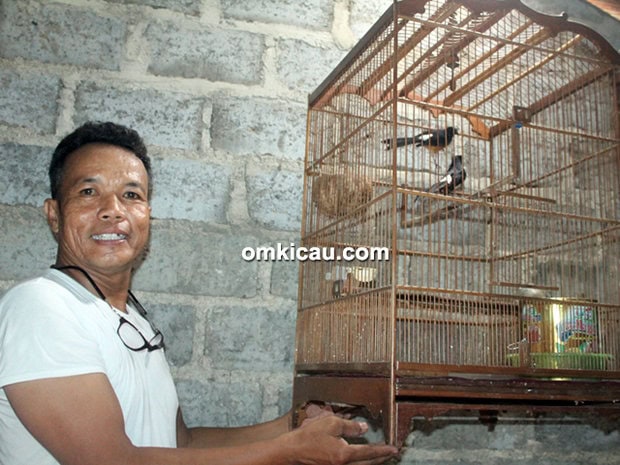 Om Agus Dombret