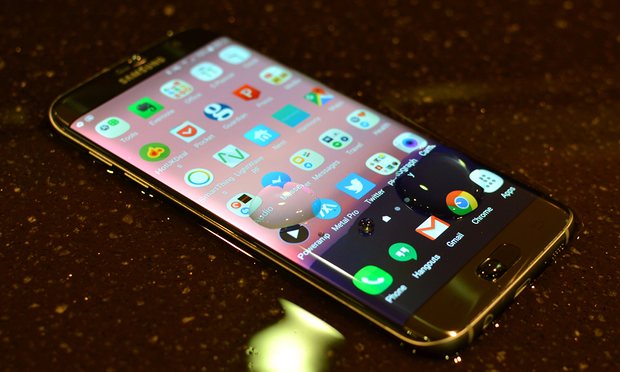 Things You Need To Do If Your Samsung Galaxy S7 Edge Fell In Water And Won T Turn On After That