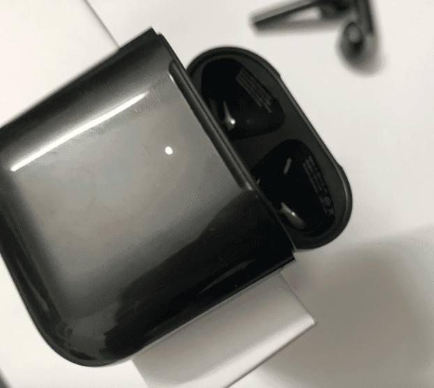 schwarze Airpods