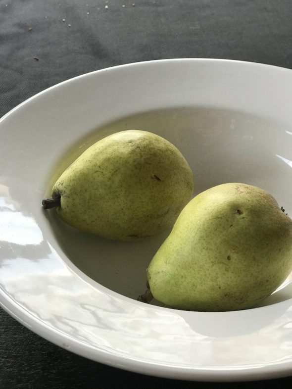 pears in a white bowl